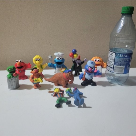 Sesame Street Figurines - Picture 2 of 6